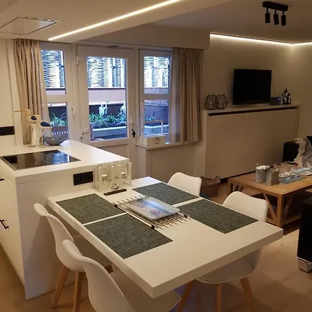 Apartment Nieuw App Met Tuin En Terras, Gratis Parking, Aan Zee, Vlakbij Brugge