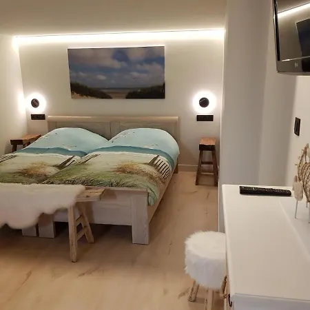 Apartment Nieuw App Met Tuin En Terras, Gratis Parking, Aan Zee, Vlakbij Brugge